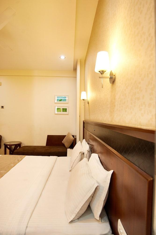 Hotel Sai Mahal Shirdi Extérieur photo