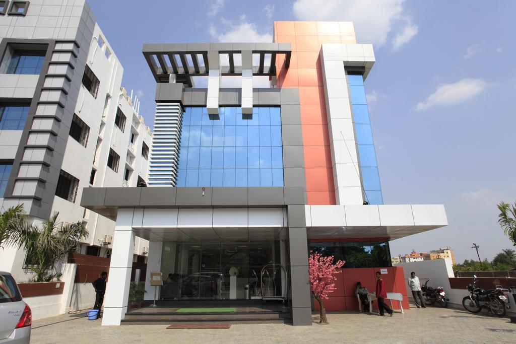 Hotel Sai Mahal Shirdi Extérieur photo