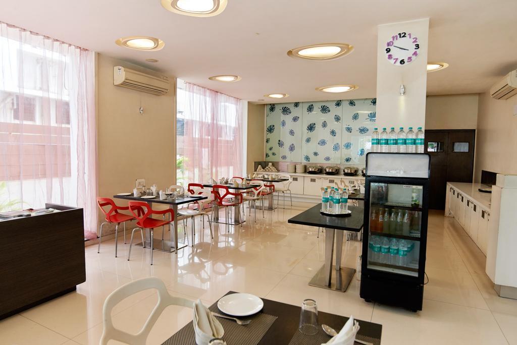 Hotel Sai Mahal Shirdi Extérieur photo